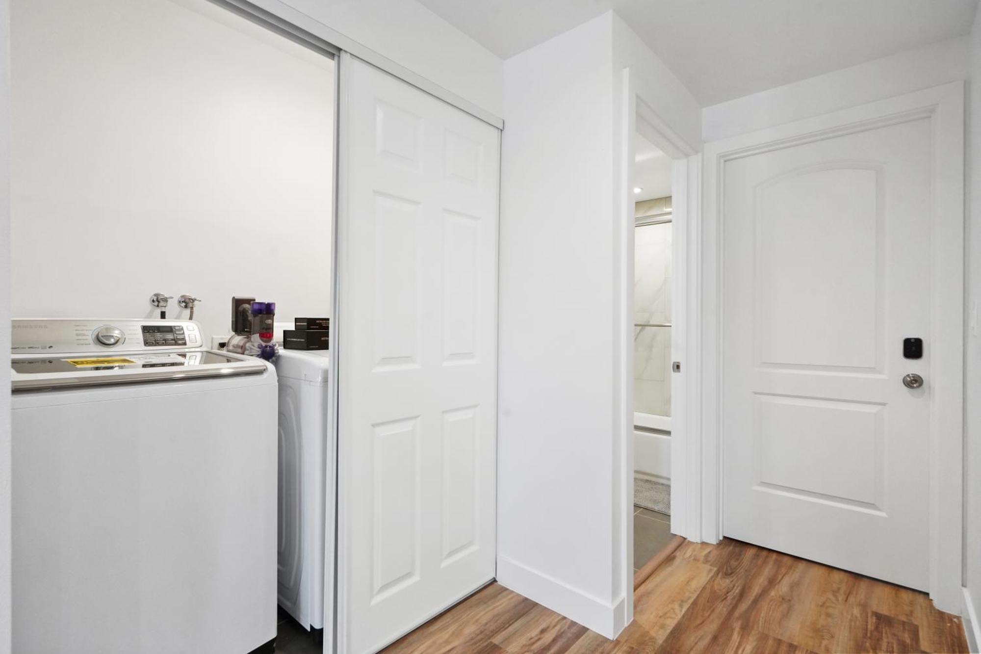 Spacious Bedroom With Shared Bathroom Los Angeles Bagian luar foto